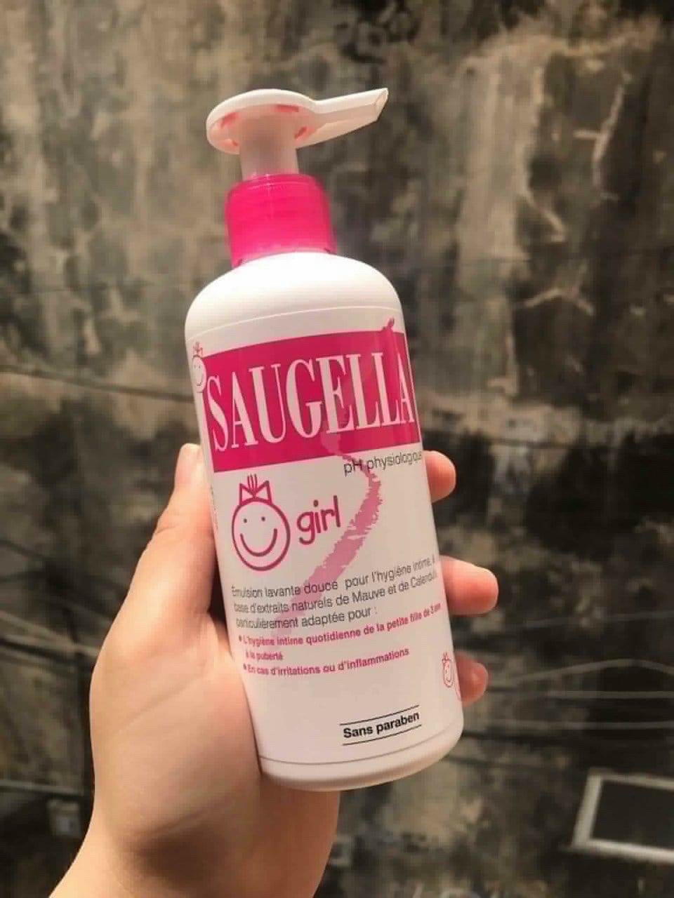 Dung dịch vệ sinh bé gái Saugella 200ml